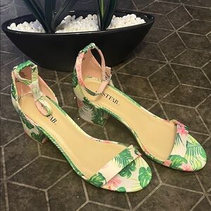 New JustFab Dress Sandals, Blush Floral.
